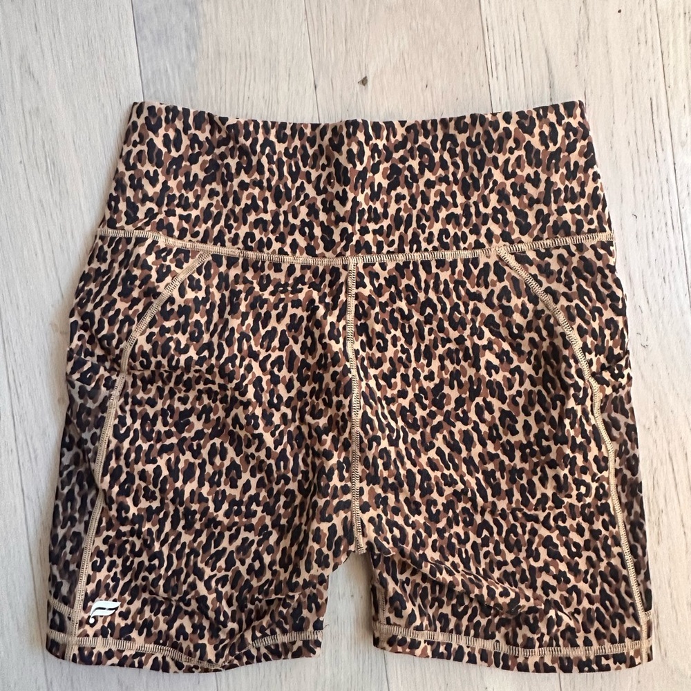 Fabletics Shorts - Picture 2 of 3